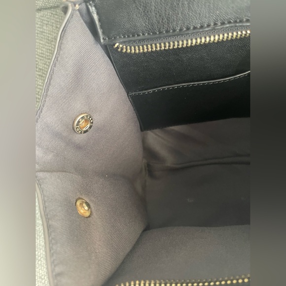 Elegant Black and Pink Satchel with Gold Accent - Picture 9 of 16